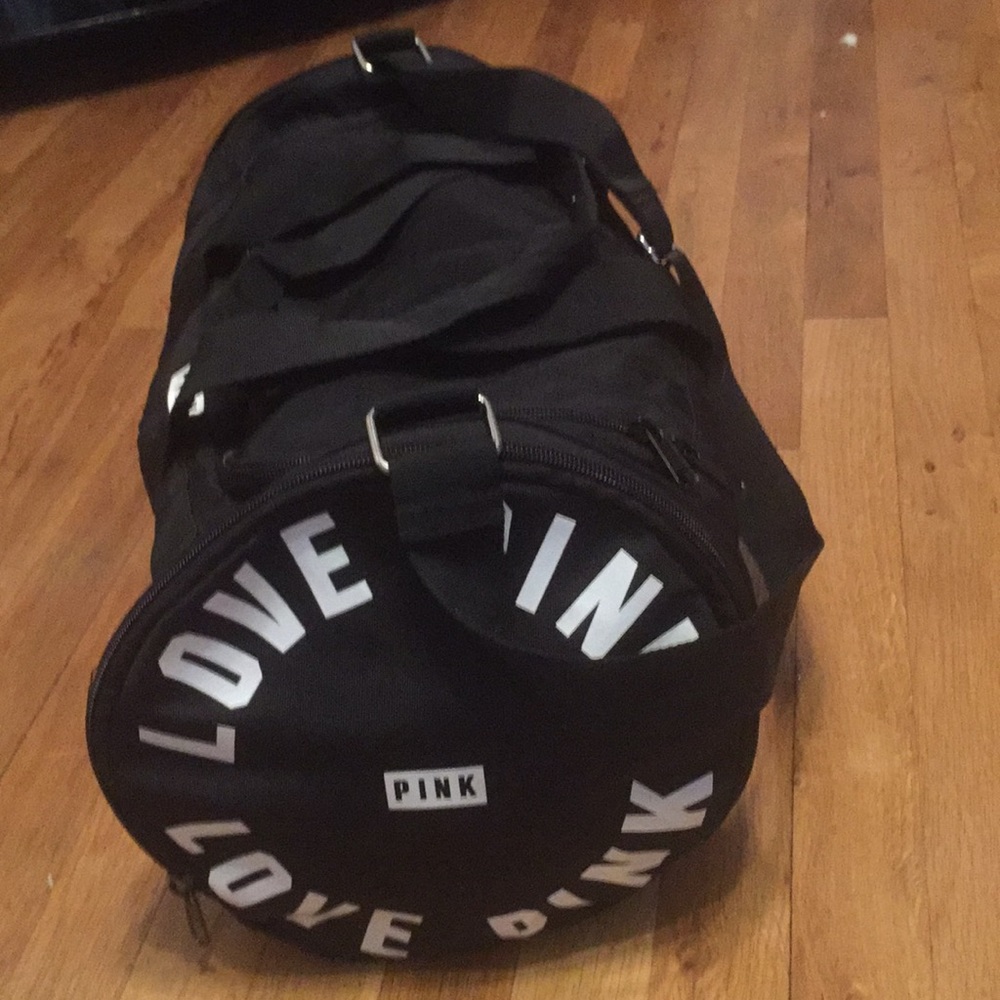 Vs Pink duffle
